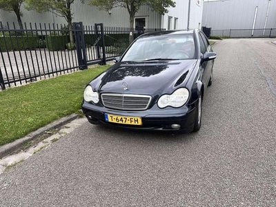 Mercedes C200