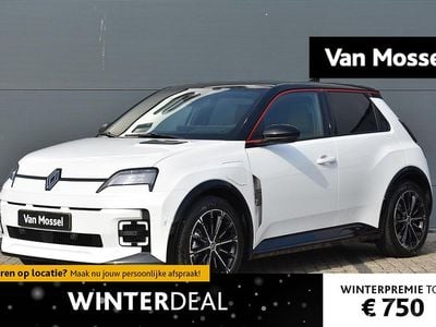 Wit Occasion 2024 Renault R5 Iconic Hatchback | € 32.440 (Eerlijke prijs)