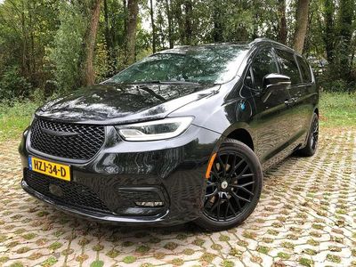 Zwart Gebruikt 2022 Chrysler Pacifica Limited MPV | € 59.950
