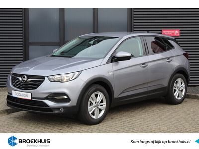 tweedehands Opel Grandland X 1.2 Turbo 130pk Online Edition / Navigatie / Parkeer sensoren V+A / Climate Control / Trekhaak / Carplay / '' vraag een vrijblijvende offerte aan ''