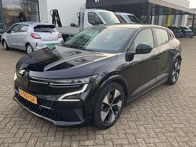 Noir étoilé gne Gebruikt 2023 Renault Megane E-Tech Evolution Hatchback | € 24.945 (Eerlijke prijs)
