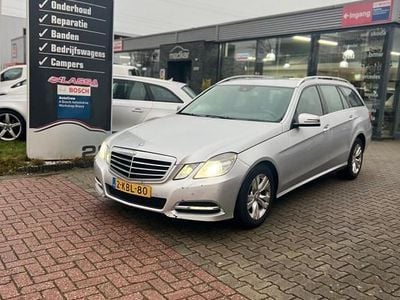 Grijs (metallic) Occasion 2013 Mercedes E200 Stationwagen | € 6.950 (Super prijs)