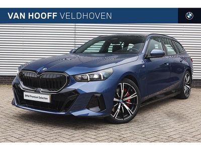 Blauw Occasion 2025 BMW 550e M Sport Stationwagen | € 89.750