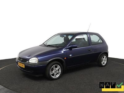 Blauw Occasion 2000 Opel Corsa Sport Hatchback | € 1.250 (Iets duurder)