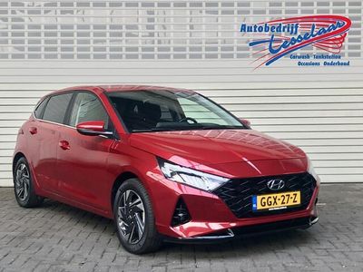 Rood (metallic) Occasion 2023 Hyundai i20 Premium Hatchback | € 19.300 (Eerlijke prijs)