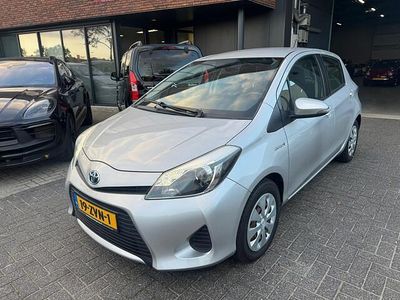 Grijs Occasion 2013 Toyota Yaris Hatchback | € 7.495 (Eerlijke prijs)