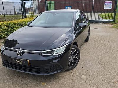 Zwart Occasion 2021 VW Golf VIII Hatchback | € 15.500 (Duur)