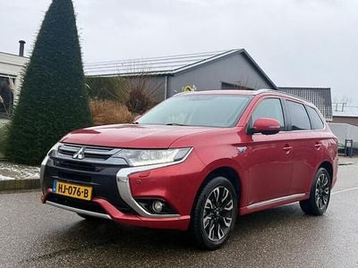 Rood Occasion 2015 Mitsubishi Outlander Edition SUV | € 8.250 (Eerlijke prijs)