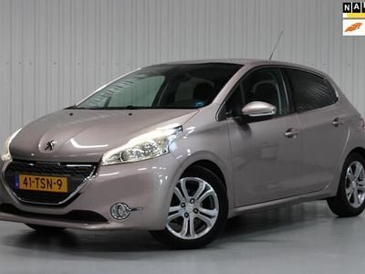 Oranje Gebruikt 2012 Peugeot 208 Allure Hatchback | € 5.650 (Eerlijke prijs)