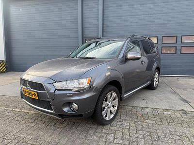 Grijs (metallic) Gebruikt 2011 Mitsubishi Outlander Edition SUV | € 3.400