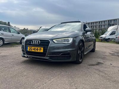 Grijs Occasion 2015 Audi A3 Sportback Ambition Hatchback | € 12.499 (Eerlijke prijs)