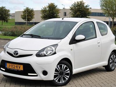 Wit Occasion 2012 Toyota Aygo Comfort Hatchback | € 4.499 (Iets duurder)