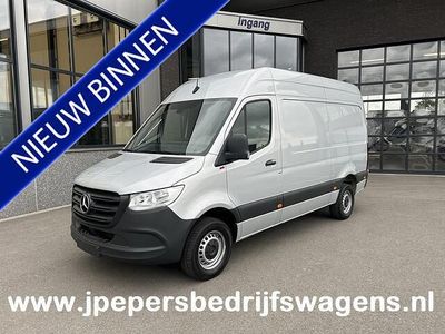 Zilver Gebruikt 2024 Mercedes Sprinter Van | € 33.950 (Goede deal)