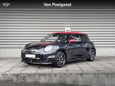 Grijs Occasion 2024 Mini Cooper SE Classic Hatchback | € 35.900 (Iets duurder)