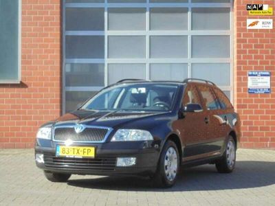 tweedehands Skoda Octavia Combi 1.6 Ambiente, Airco, Cruise control, Trekhaa