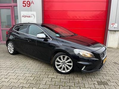 Zwart (metallic) Gebruikt 2013 Volvo V40 Business Edition Hatchback | € 6.950 (Eerlijke prijs)