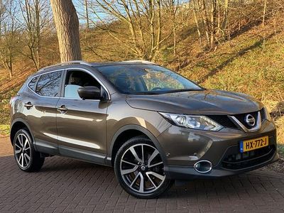 Bruin (metallic) Occasion 2016 Nissan Qashqai Tekna SUV | € 13.440 (Eerlijke prijs)