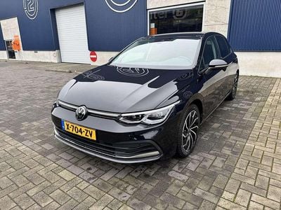 Occasion VW Golf VIII R-line 131 PK (96 kW) 2022 Zwart Hatchback