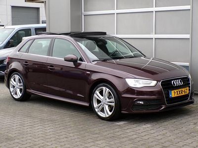 Rood Occasion 2014 Audi A3 Sportback Ambition Hatchback | € 11.950 (Eerlijke prijs)