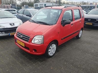 Rood Occasion 2003 Suzuki Wagon R+ GLX Stationwagen | € 1.749 (Eerlijke prijs)