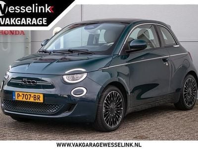 Groen (parellak) Gebruikt 2022 Fiat 500e La Prima Hatchback | € 19.450 (Eerlijke prijs)