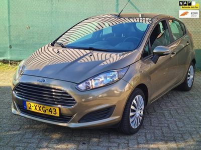 tweedehands Ford Fiesta 1.0 Style 5-DRS uit 2014. Mooie kleur!