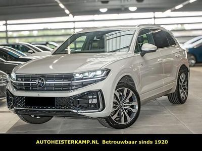 Grijs (metallic) Occasion 2024 VW Touareg R-line SUV | € 62.950
