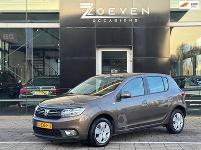 Bruin (metallic) Occasion 2018 Dacia Sandero Hatchback | € 8.995 (Eerlijke prijs)