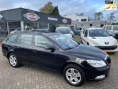 Zwart Occasion 2011 Skoda Octavia Business Line Stationwagen | € 4.499 (Eerlijke prijs)