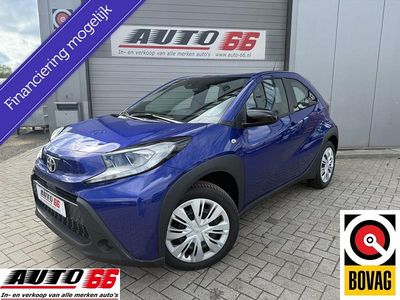 Blauw Gebruikt 2024 Toyota Aygo X Play SUV | € 17.995 (Goede deal)