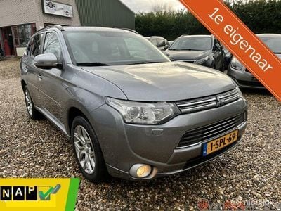 Grijs Gebruikt 2013 Mitsubishi Outlander Intense SUV | € 8.999 (Eerlijke prijs)