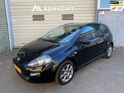 Zwart Gebruikt 2014 Fiat Punto Evo Lounge Hatchback | € 4.250 (Eerlijke prijs)