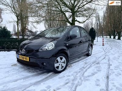 Zwart (metallic) Occasion 2008 Toyota Aygo Hatchback | € 3.995 (Eerlijke prijs)