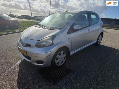 Occasion Toyota Aygo 68 PK (50 kW) 2010 Grijs Hatchback