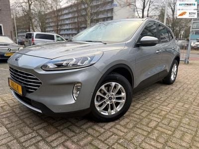 Grijs (metallic) Gebruikt 2023 Ford Kuga Titanium SUV | € 23.750 (Super prijs)