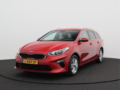 Rood Occasion 2021 Kia Ceed Hatchback | € 14.450 (Eerlijke prijs)
