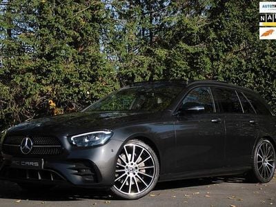 Grijs (metallic) Gebruikt 2022 Mercedes E200 Premium Plus Stationwagen | € 37.995 (Goede deal)