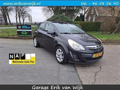 Zwart (metallic) Gebruikt 2012 Opel Corsa Edition Hatchback | € 5.340 (Eerlijke prijs)