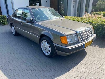 tweedehands Mercedes E230 Nieuwstaat