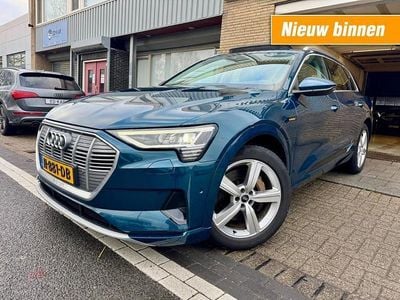 Blauw (metallic) Occasion 2019 Audi e-tron SUV | € 15.995 (Super prijs)