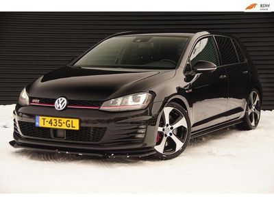 Zwart Occasion 2016 VW Golf VII GTI Hatchback | € 15.900 (Eerlijke prijs)