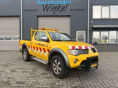 Geel Gebruikt 2010 Mitsubishi L200 Intense Pickup | € 6.800