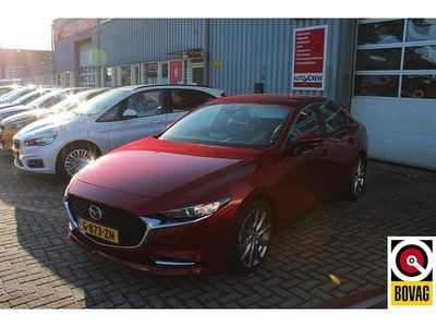 Rood Occasion 2019 Mazda 3 Comfort Sedan | € 12.950 (Eerlijke prijs)