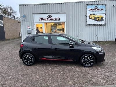 Zwart (metallic) Gebruikt 2012 Renault Clio IV Expression Hatchback | € 4.500 (Eerlijke prijs)