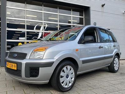 Grijs Gebruikt 2010 Ford Fusion Cool & Sound Edition MPV | € 3.400 (Iets duurder)
