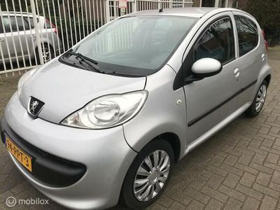 tweedehands Peugeot 107 1.0-12V XS Urban Move