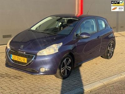 Blauw Gebruikt 2013 Peugeot 208 Active Hatchback | € 1.999 (Goede deal)