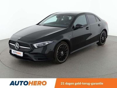 Zwart Gebruikt 2020 Mercedes A250 AMG line Sedan | € 27.149 (Eerlijke prijs)