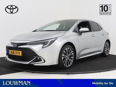 Grijs (metallic) Gebruikt 2024 Toyota Corolla Hybrid Executive Hatchback | € 34.495 (Duur)