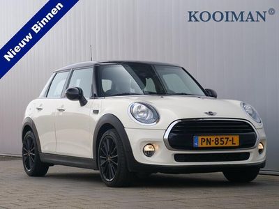 tweedehands Mini Cooper 1.5 136 PkChili Serious Business Navi